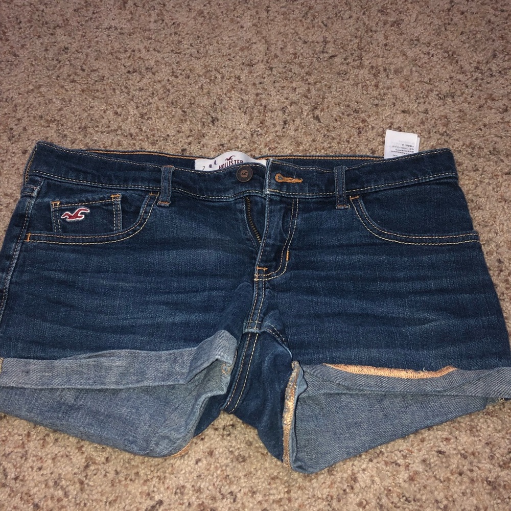 Size u Hollister shorts